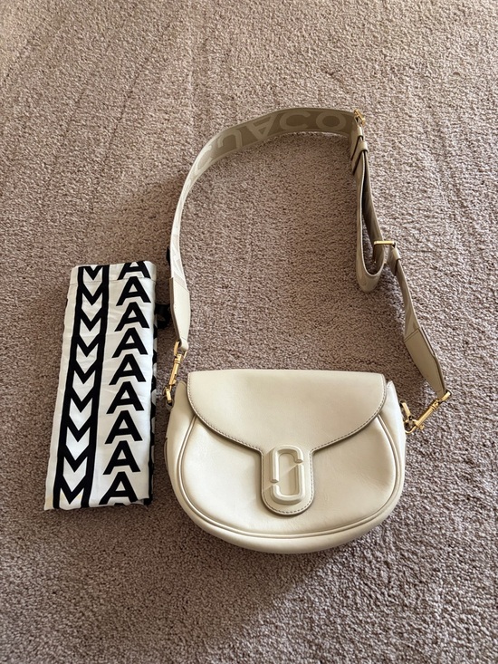 Marc Jacobs Handbags - Marc Jacobs Cream Leather Saddle Crossbody with Branded Strap